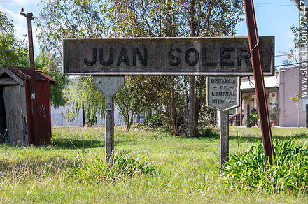 Estación de tren Juan Soler. Cartel de la estación - Departamento de San José - URUGUAY. Foto No. 77447