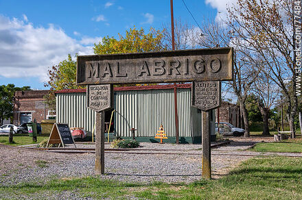 Mal Abrigo train station. Station sign - San José - URUGUAY. Photo #77484