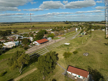 Vista aérea de la estación de trenes reciclada para el turismo - Departamento de San José - URUGUAY. Foto No. 77501