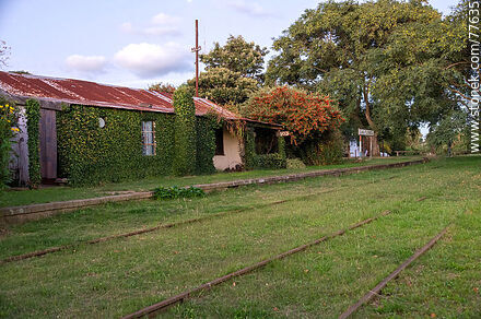 Antigua estación de trenes Las Flores - Departamento de Maldonado - URUGUAY. Foto No. 77635