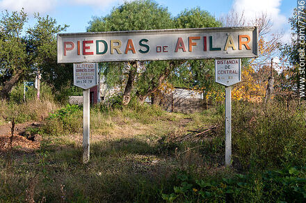 Piedras de Afilar train station. Station sign - Department of Canelones - URUGUAY. Photo #77746