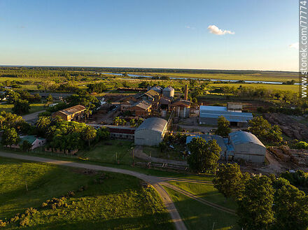 Vista aérea de la antigua fábrica de RAUSA - Departamento de Maldonado - URUGUAY. Foto No. 77774