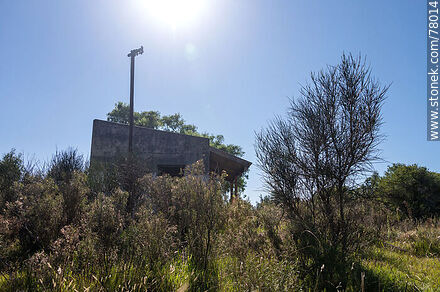 Remains of the old train station at Km. 162 to Rocha - Department of Maldonado - URUGUAY. Photo #78014