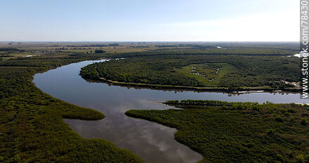 Aerial view of the Cebollatí stream at the border of the departments of Rocha and Treinta y Tres. - Department of Treinta y Tres - URUGUAY. Photo #78430