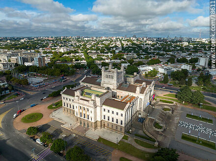 Vista aérea del Palacio Legislativo - Departamento de Montevideo - URUGUAY. Foto No. 78611