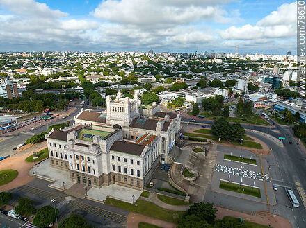 Vista aérea del Palacio Legislativo - Departamento de Montevideo - URUGUAY. Foto No. 78610