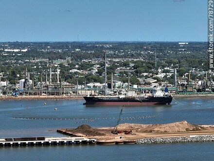 Aerial photo of Montevideo Bay. Dock enlargement. Ancap Plant - Department of Montevideo - URUGUAY. Photo #78729