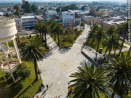 Vista aérea de la plaza 19 de Abril - Departamento de Maldonado - URUGUAY. Foto No. 79388