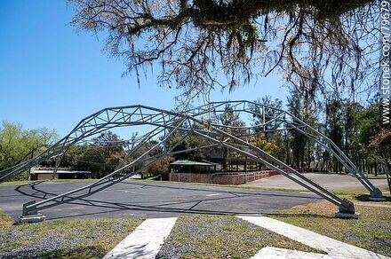Estructura reticulada en el Parque del Olimar - Departamento de Treinta y Tres - URUGUAY. Foto No. 79679