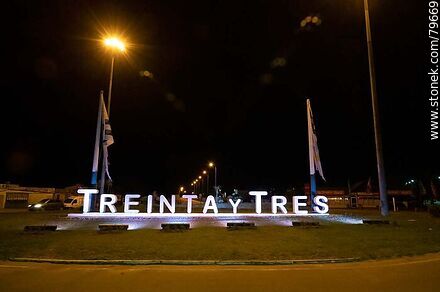 Treinta y Tres sign at night at the entrance to the city from the south on Route 8. - Department of Treinta y Tres - URUGUAY. Photo #79669