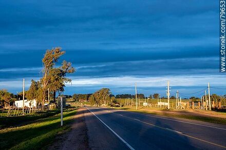 Route 17 at sunset - Department of Treinta y Tres - URUGUAY. Photo #79653