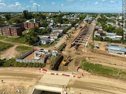 Vista aérea de la obra del Ferrocarril Central en Las Piedras en octubre de 2022 - Departamento de Canelones - URUGUAY. Foto No. 80143