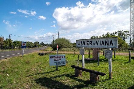 Javier de Viana railroad station. Station sign - Artigas - URUGUAY. Photo #80916