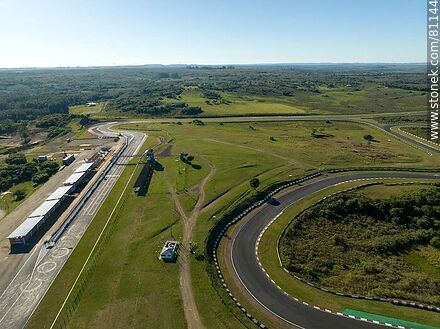 Aerial view of a curve of the racetrack and the Great Britain Park reservoir - Department of Rivera - URUGUAY. Photo #81144
