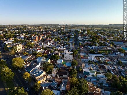 Vista aérea de la ciudad de Rivera. Manzanas próximas al límite internacional - Departamento de Rivera - URUGUAY. Foto No. 81207