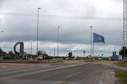 Departmental flag at the entrance to the city of Durazno - Durazno - URUGUAY. Photo #82612