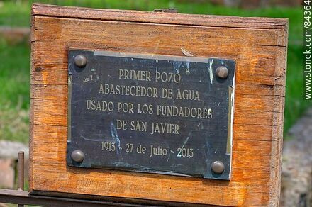 Primer pozo abastecedor de agua usado por los fundadores de San Javier - Departamento de Río Negro - URUGUAY. Foto No. 84364