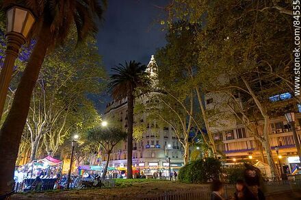 Palacio Montero en la noche - Departamento de Montevideo - URUGUAY. Foto No. 84555