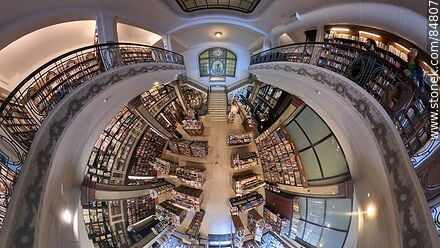 Wide-angle view of the Puro Verso bookstore ex optic Pablo Ferrando - Department of Montevideo - URUGUAY. Photo #84807