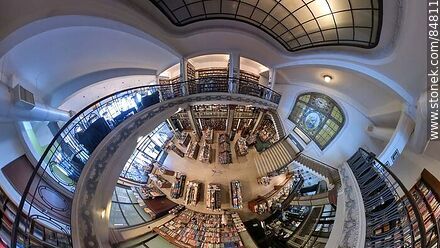 Wide-angle view of the Puro Verso bookstore ex optic Pablo Ferrando - Department of Montevideo - URUGUAY. Photo #84811