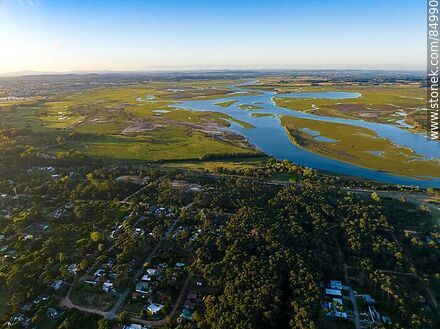 Vista aérea de El Placer y el arroyo Maldonado - Punta del Este y balnearios cercanos - URUGUAY. Foto No. 84990