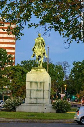 Monumento al Gral. Aparicio Saravia - Department of Montevideo - URUGUAY. Photo #85282