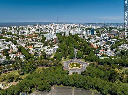 Aerial view of Batlle Park, traffic circle with fountain at Ricaldoni and Morquio Avenues and the rest of the city. - Department of Montevideo - URUGUAY. Photo #85296