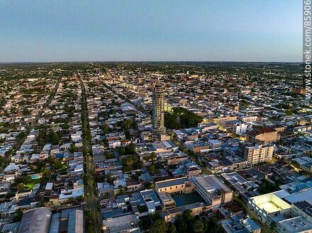 Vista aérea de la ciudad de Paysandú al atardecer - Departamento de Paysandú - URUGUAY. Foto No. 85906