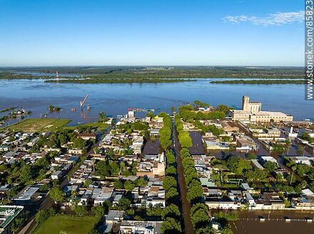 Aerial view of Brazil Avenue under the waters of the Uruguay River. Port - Department of Paysandú - URUGUAY. Photo #85823
