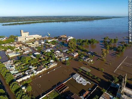 Vista aérea de la zona portuaria bajo las aguas - Departamento de Paysandú - URUGUAY. Foto No. 85824