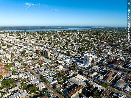 Vista aérea de la ciudad de Paysandú - Departamento de Paysandú - URUGUAY. Foto No. 85841