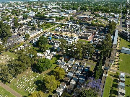 Vista aérea del Cementerio Central - Departamento de Paysandú - URUGUAY. Foto No. 85850