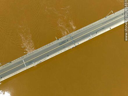 Aerial view of the General Artigas Bridge between Paysandú and Colón (Arg.) over the Uruguay River - Department of Paysandú - URUGUAY. Photo #85810