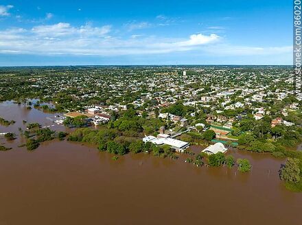 Aerial view of the waters of the Uruguay river over the lower parts of Salto - Department of Salto - URUGUAY. Photo #86020