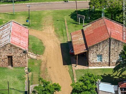 Vista aérea de la antigua estación de trenes - Departamento de Artigas - URUGUAY. Foto No. 86080
