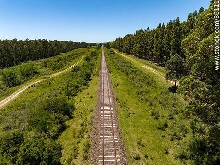 Railway tracks through the countryside of Paysandú -  - URUGUAY. Photo #86111