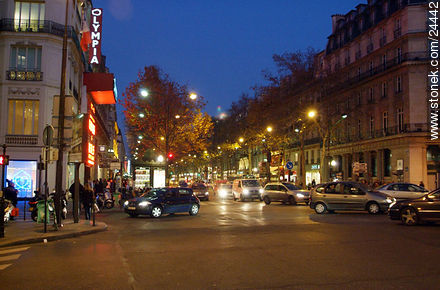 Boulevard Capucines. - Paris - FRANCE. Photo #24442