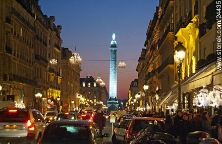 Rue de la Paix. Monumento a Napoleón I - París - FRANCIA. Foto No. 24435