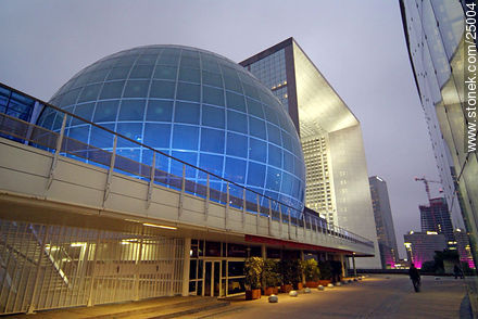 Edificios modernos de La Défense - París - FRANCIA. Foto No. 25004