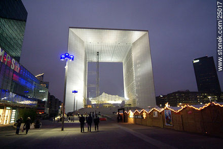 La Défense. Sede del Ministerio de Defensa. - París - FRANCIA. Foto No. 25017