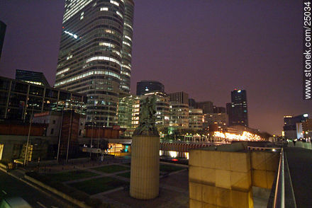 Edificios modernos de La Défense - París - FRANCIA. Foto No. 25034