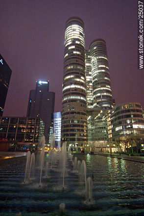 Edificios modernos de La Défense - París - FRANCIA. Foto No. 25037