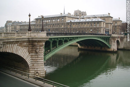 Pont Notre Dame a la Île de la Cité - París - FRANCIA. Foto No. 25254