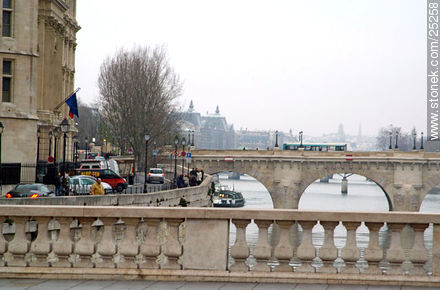 Pont Neuf desde el Pont au Change. Île de la Cité - París - FRANCIA. Foto No. 25258