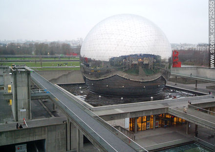 Esfera metálica - París - FRANCIA. Foto No. 25365