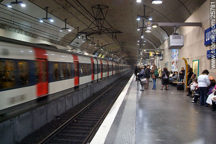 Estación Luxembourg - París - FRANCIA. Foto No. 25781