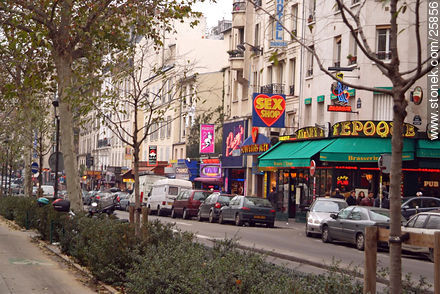 Shops en el Bd. de Clichy - París - FRANCIA. Foto No. 25856