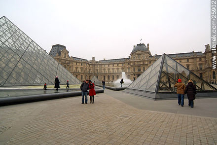 Musée du Louvre - París - FRANCIA. Foto No. 25902