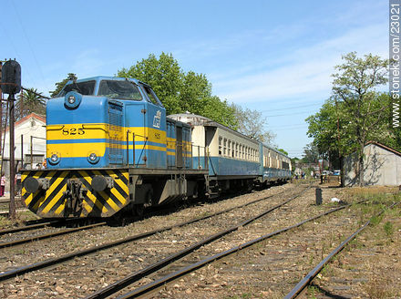 Penarol train station - Department of Montevideo - URUGUAY. Photo #23021