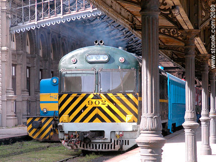 Andén de la antigua Estación Central General Artigas - Departamento de Montevideo - URUGUAY. Foto No. 2080